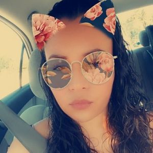 Meet your Posher, Rocio